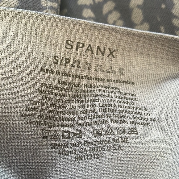 Spanx Seamless Look At Me Now Geometric Print Cropped Leggings Size S. - Picture 7 of 8